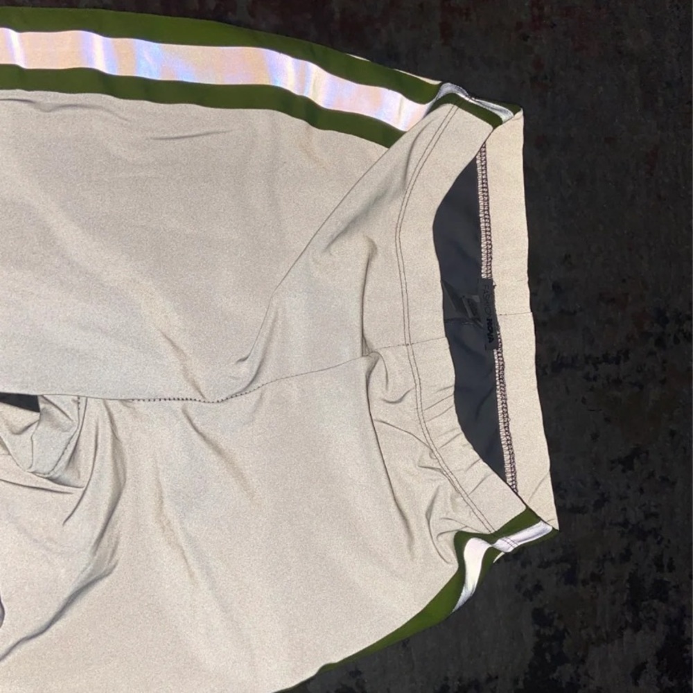 Reflective leggings